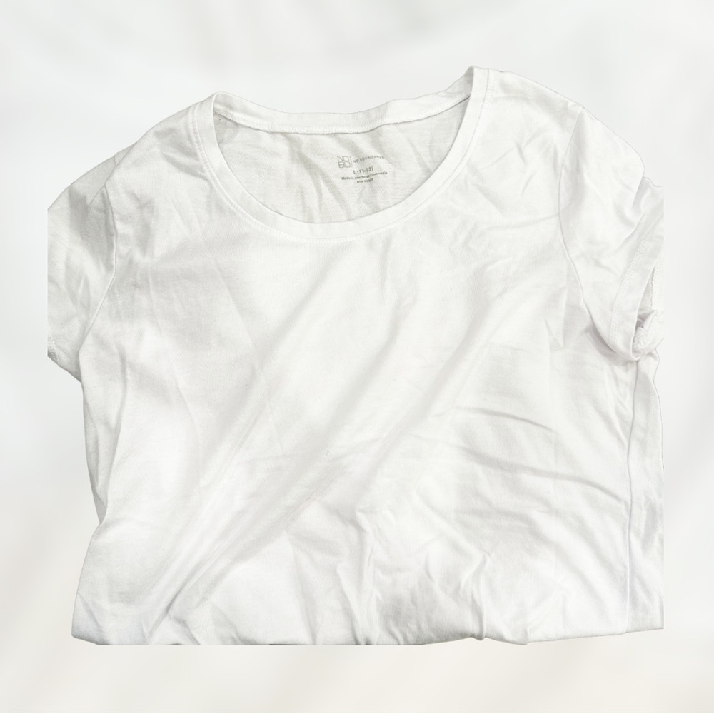 White tshirt
